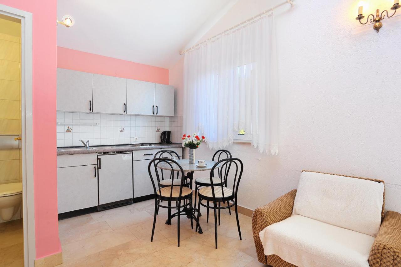 Apartments With A Parking Space Marusici, Omis - 18497 Мимице Екстериор снимка