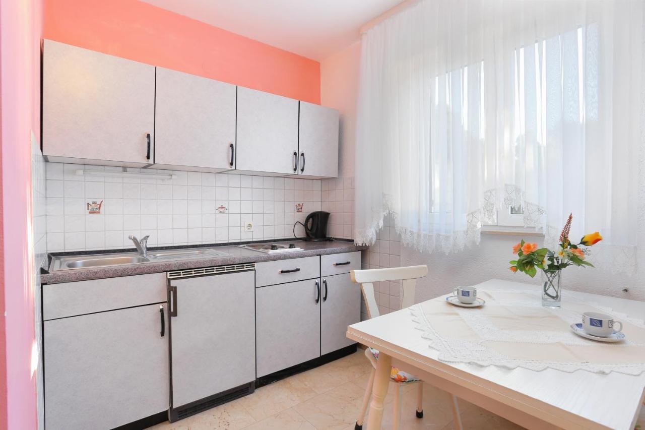Apartments With A Parking Space Marusici, Omis - 18497 Мимице Екстериор снимка
