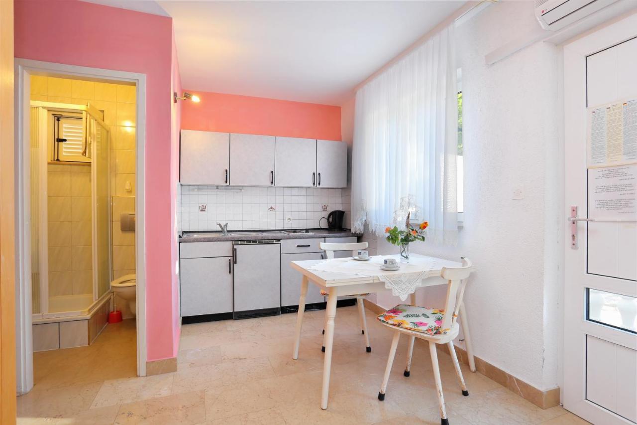 Apartments With A Parking Space Marusici, Omis - 18497 Мимице Екстериор снимка