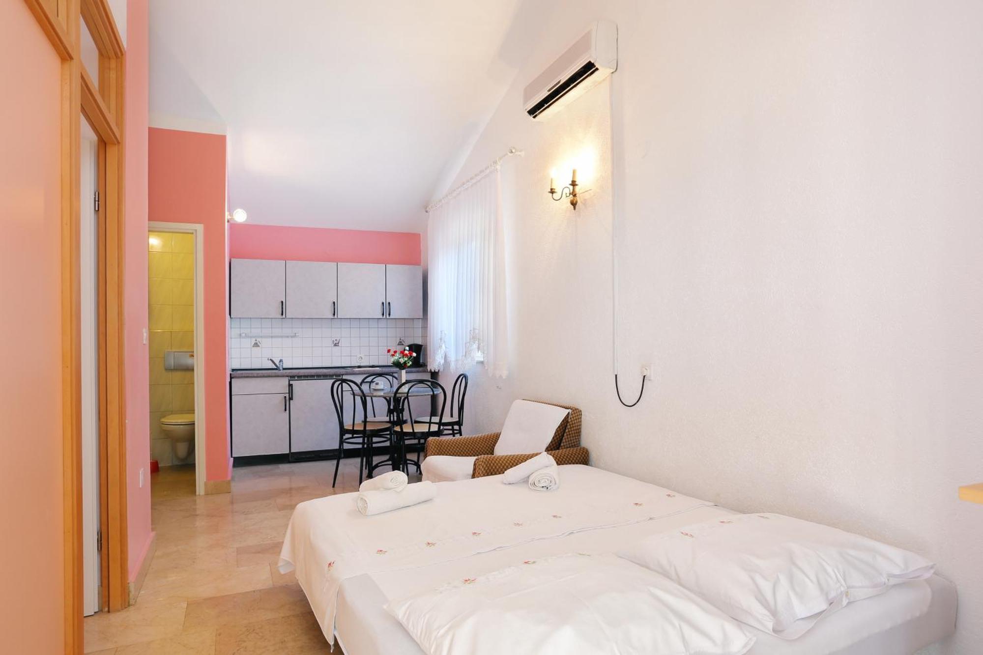 Apartments With A Parking Space Marusici, Omis - 18497 Мимице Стая снимка